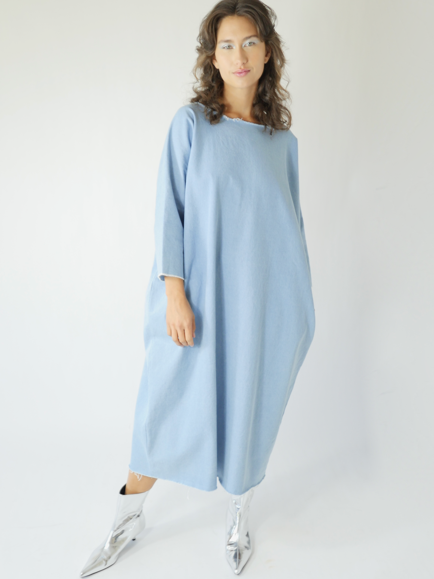 DISQ MAXI in sky