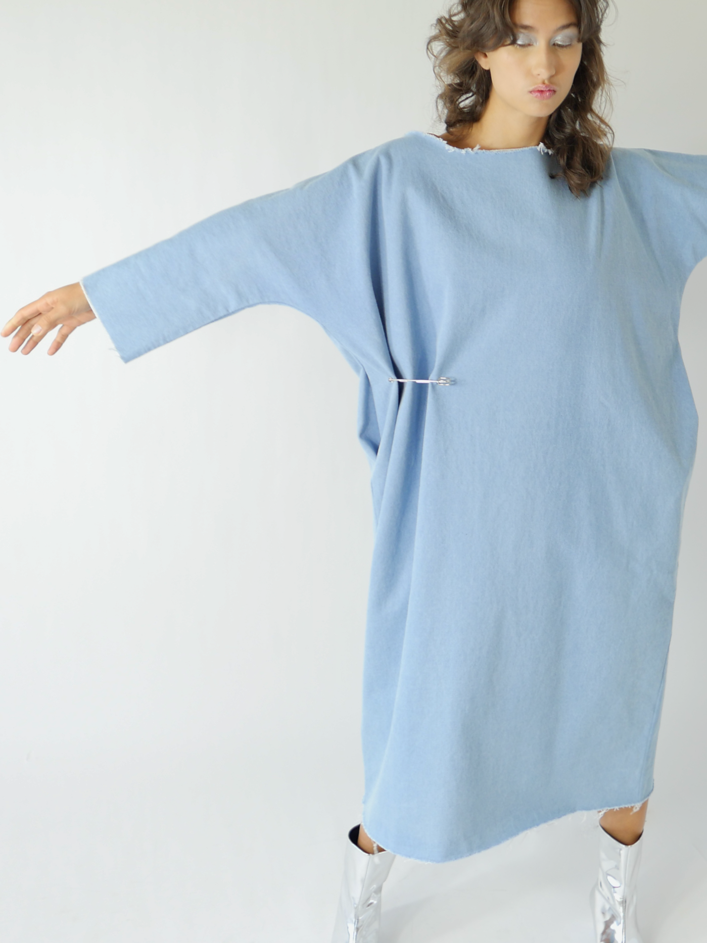 DISQ MAXI in sky